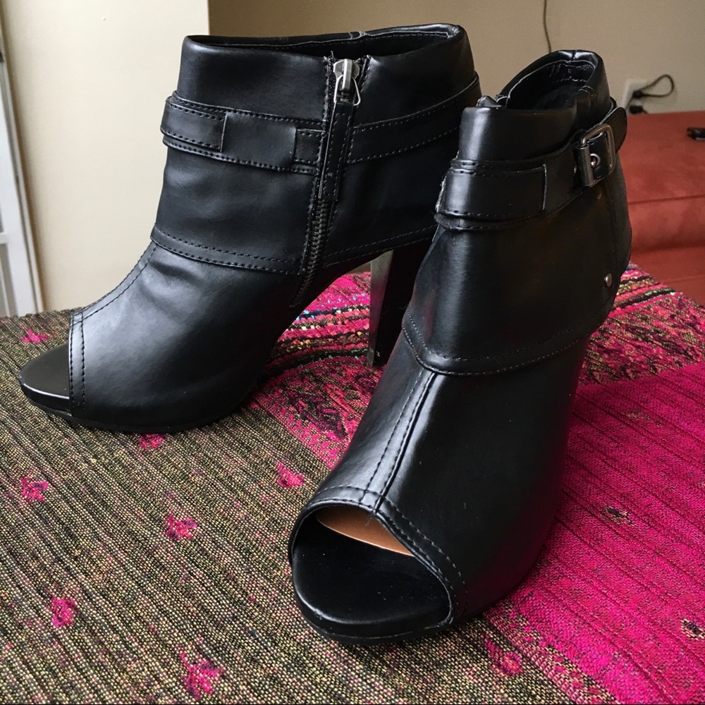 Nine West peeptoe bootie